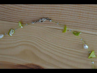 Cargar imagen en el visor de la galería, Kette Steinsplitter Perlen Glasperlen Damen Zuchtperlen Schmuck oliv grün weiß 42 cm nickelfrei - chic-net.de
