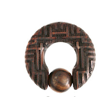 Load image into Gallery viewer, Klemmkugel Ring Narraholz Piercing Labyrinth Gravur - chic-net.de
