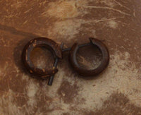 Cargar imagen en el visor de la galería, Kokosnuss kleine Creolen Holz Ohrringe Pin Stick 15mm - chic-net.de
