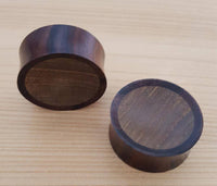 Load image into Gallery viewer, Krokodilholz dreifarbig Holz Plug handgeschnitzt Sonoholz Teakholz Flesh Tunnel - chic-net.de
