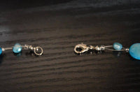 Load image into Gallery viewer, lange Perlen Halskette hell blau Perlmutt Scheiben 64cm - chic-net.de
