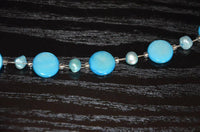 Load image into Gallery viewer, lange Perlen Halskette hell blau Perlmutt Scheiben 64cm - chic-net.de

