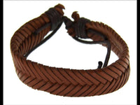 Load image into Gallery viewer, Leder Armband Fischgrätenzopf geflochten verstellbar - chic-net.de
