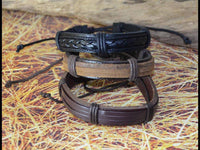 Load image into Gallery viewer, Leder Armband schwarz braun breit umwickelt verstellbar - chic-net.de
