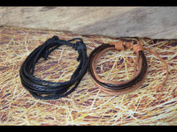 Load image into Gallery viewer, Leder Armband schwarz braun Schnüre verstellbar - chic-net.de

