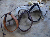 Load image into Gallery viewer, Lederarmband 10mm breit Naht Baumwolle verstellbar - chic-net.de
