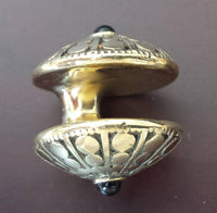 Load image into Gallery viewer, Lobe Ohr Piercing Ohrgewicht Brass gold antik 18mm Onyx oxidiert Kreise rund 17,6g - chic-net.de
