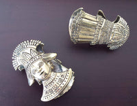 Load image into Gallery viewer, Lobe Ohr Piercing Ohrgewicht gold antik 18mm Maya Häuptling oxidiert Messing 47,6g - chic-net.de
