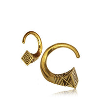 Load image into Gallery viewer, Lobe Piercing Messing antik gold Steam Punk Skull 12mm Plug Ohr Mayan Hook 4mm - chic-net.de
