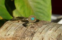 Load image into Gallery viewer, Messing Armreif antik Türkis oval klein Punkte verstellbar antik Tribal Schmuck - chic-net.de
