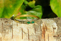 Cargar imagen en el visor de la galería, Messing Armreif golden Jade grün Spirale Tropfen Flechtrand nickelfrei verstellbar antik Tribal - chic-net.de
