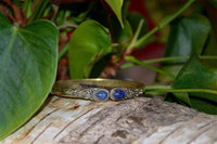 Cargar imagen en el visor de la galería, Messing Armreif golden Lapis blau Spirale Tropfen Flechtrand nickelfrei verstellbar antik Tribal - chic-net.de
