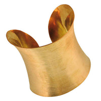 Load image into Gallery viewer, Messing Brass Armreif golden breit gebürstet konkav 73 mm nickelfrei offen verstellbar antik Tribal - chic-net.de
