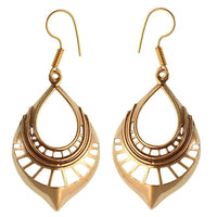 Load image into Gallery viewer, Messing Ohrring Mandel-Form plastisch Formen Haken Verschluss antik golden Ohrhänger - chic-net.de
