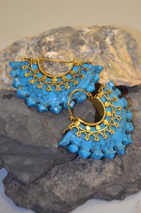 Load image into Gallery viewer, Messing Ohrringe Türkis Stein gold Bogen Pfeile 50mm - chic-net.de
