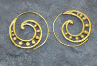 Load image into Gallery viewer, Messing Spirale Ohrringe Piercing Kugeln antik gold - chic-net.de
