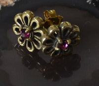 Load image into Gallery viewer, Messing Stein Kristall Ohrstecker gold Blume Zinnie 11mm - chic-net.de
