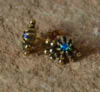 Load image into Gallery viewer, Messing Stein Kristall Ohrstecker gold Wimpern 12mm - chic-net.de
