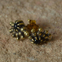 Load image into Gallery viewer, Messing Stein Kristall Ohrstecker gold Wimpern 12mm - chic-net.de
