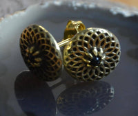 Load image into Gallery viewer, Messing Stein Ohrstecker antik gold Dahlie 10mm - chic-net.de
