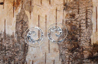 Cargar imagen en el visor de la galería, Messingohrringe versilbert Spiralen Linien S-Form Ornament 925 sterling Silber - chic-net.de
