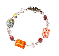 Cargar imagen en el visor de la galería, Muranoglas Glasperlen Perlen Armband weiß gelb rot blau Blumen 18-20 cm nickelfrei - chic-net.de
