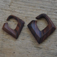 Cargar imagen en el visor de la galería, Narraholz Piercing Raute dunkelbraun 4mm 6mm - chic-net.de
