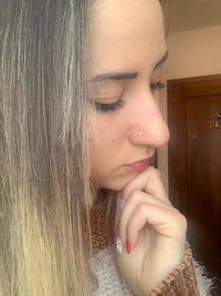 Load image into Gallery viewer, Nasenstecker silber Edelstahl dreickig weiß Zirkonia - chic-net.de
