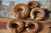 Load image into Gallery viewer, Ohr Donut Piercing Pfau Mandala Jackfrucht Holz - chic-net.de
