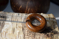 Load image into Gallery viewer, Ohr Piercing Parasitholz Holz Ohrgewicht Ring Donut - chic-net.de
