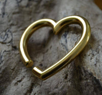 Cargar imagen en el visor de la galería, Ohrgewicht 6mm Dehner Edelstahl gold PVD Herz Piercing - chic-net.de
