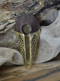 Load image into Gallery viewer, Ohrgewicht Brass Holz 12mm Pfeil Karo Stanz Muster - chic-net.de
