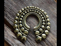 Cargar imagen en el visor de la galería, Ohrgewicht Brass Piercing 14mm Kreise Schlüsselloch - chic-net.de

