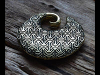 Load image into Gallery viewer, Ohrgewicht Brass Piercing 4mm Blume des Lebens Spirale - chic-net.de
