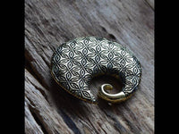 Load image into Gallery viewer, Ohrgewicht Brass Piercing 4mm Blume des Lebens Spirale - chic-net.de
