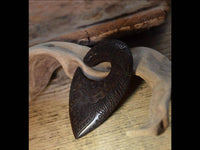 Load image into Gallery viewer, Ohrgewicht Narraholz Tropfen 16mm Piercing Blumen - chic-net.de
