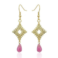 Load image into Gallery viewer, Ohrringe 18 karat vergoldet Raute Muster Tropfen Stein rosa facettiert nickelfrei - chic-net.de
