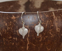 Load image into Gallery viewer, Ohrringe 925 Sterling Silber Bogen Hook Herz 18mm - chic-net.de
