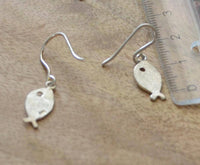Load image into Gallery viewer, Ohrringe 925 Sterling Silber Fisch gebürstet 15mm - chic-net.de
