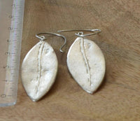 Load image into Gallery viewer, Ohrringe 925 Sterling Silber Oliven Blatt 41mm - chic-net.de
