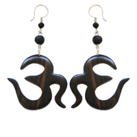 Load image into Gallery viewer, Ohrringe aus Sono Holz, Om, Edelstahlbügel - chic-net.de
