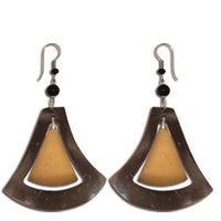 Cargar imagen en el visor de la galería, Ohrringe Beil-Form Kokosholz dunkelbraun, hellbraune Maserung Ohrhänger Edelstahl - chic-net.de
