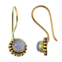 Load image into Gallery viewer, Ohrringe Blume Perlen 8 mm Mondstein weiß Messing Brass antik golden Tribal Ohrhänger - chic-net.de
