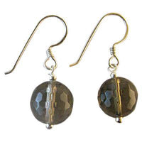 Load image into Gallery viewer, Ohrringe, Braungrau, aus Rauchquarz, diskokugelförmig, 925er Sterlingsilber-Bügel, 10mmØ - chic-net.de
