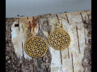 Cargar imagen en el visor de la galería, Ohrringe dick Blumen Blume des Lebens rund Messing antik golden nickelfrei Tribal Brass - chic-net.de
