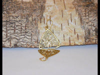 Cargar imagen en el visor de la galería, Ohrringe Dreieck Mandel Spiralen Messing antik golden Tribal Brass Ohrhänger nickelfrei Schmuck - chic-net.de
