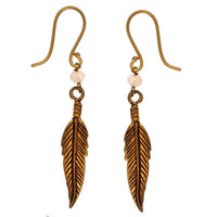 Load image into Gallery viewer, Ohrringe Federn Stein weiß Messing antik golden Tribal Ohrhänger - chic-net.de
