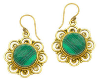 Cargar imagen en el visor de la galería, Ohrringe grün Malachit facettiert Blume Bögen Messing antik golden Tribal 25 mm - chic-net.de
