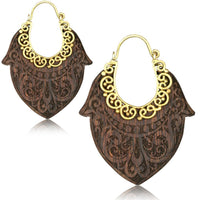 Load image into Gallery viewer, Ohrringe Holz Brass Bügel golden braun dunkelbraun Perlmutt Ohrhänger Schmuck - chic-net.de
