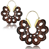 Load image into Gallery viewer, Ohrringe Holz Brass Bügel golden braun dunkelbraun Perlmutt Ohrhänger Schmuck - chic-net.de
